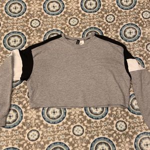 Never worn H&M comfy crop top